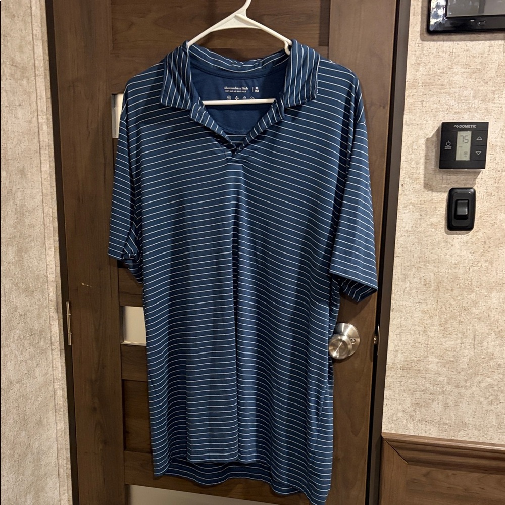 Men’s Abercrombie & Fitch Navy & White Striped Polo Shirt